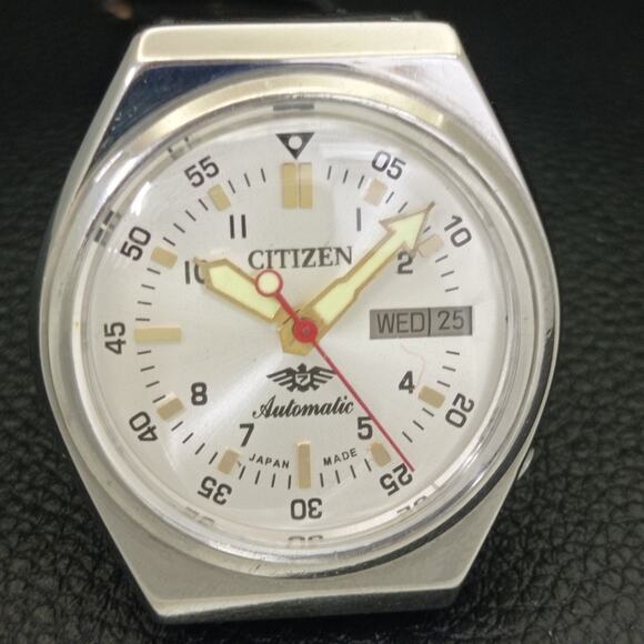 Vintage 1972 Citizen Automatic Mens Silver Watch W/daydate & Silver accents - Picture 4 of 10